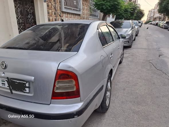 سكودا أوكتافيا 2002 - صورة 3