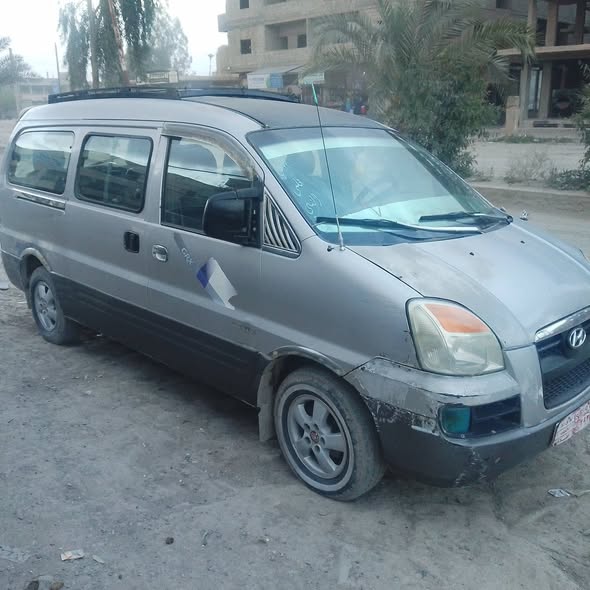 هيونداي H-1 2004 - صورة 1