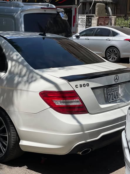 مرسيدس C300 2012 - صورة 2