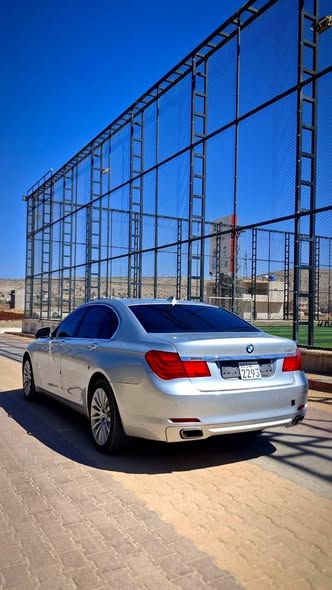 بي إم دبليو 740 2010 - صورة 1