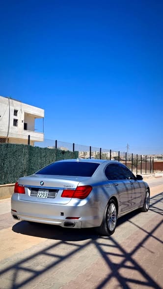 بي إم دبليو 740 2010 - صورة 2