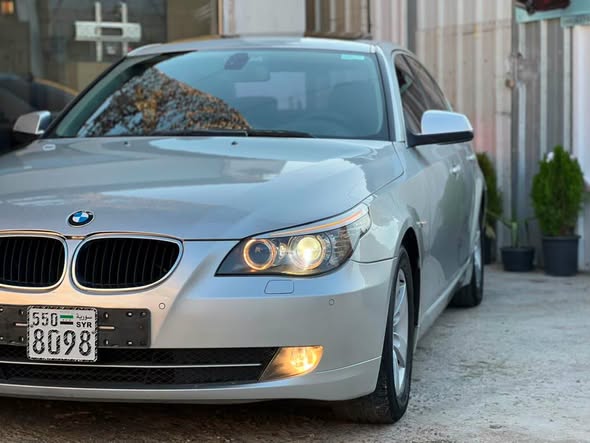 بي إم دبليو 520i 2010 - صورة 2