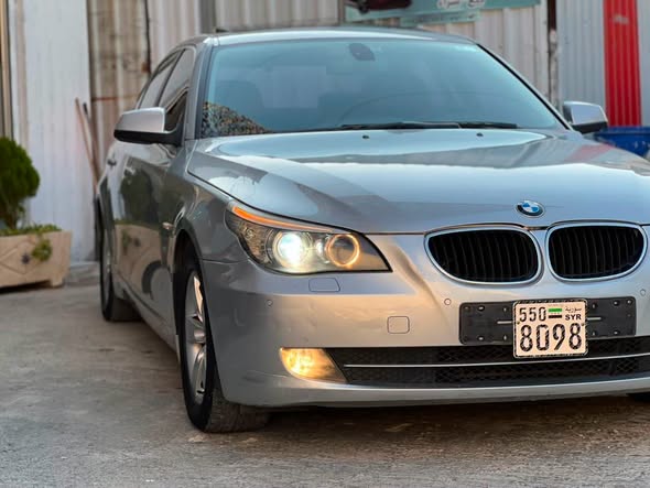 بي إم دبليو 520i 2010 - صورة 3