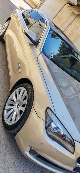 بي إم دبليو 740li 2011 - صورة 1