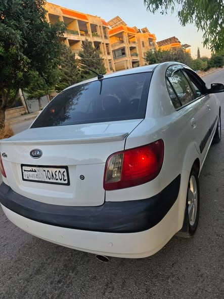 كيا ريو 2010 - صورة 3