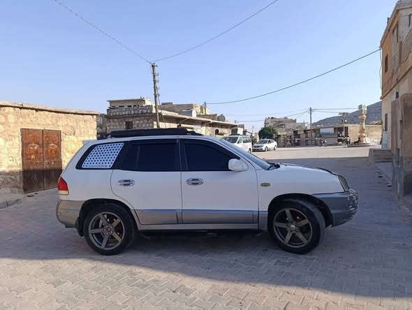 هيونداي سانتافي 2005 - صورة 1