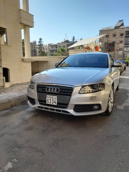 أودي A4 2010 - صورة 1