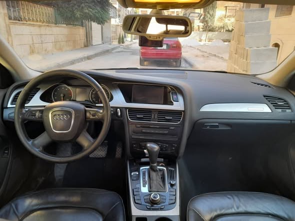 أودي A4 2010 - صورة 3