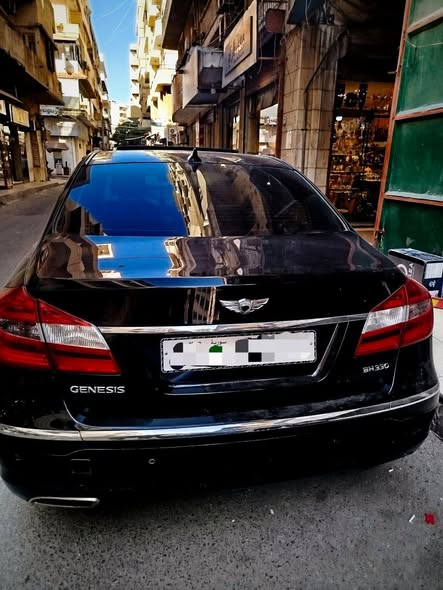 هيونداي جينسيس 2012 - صورة 2
