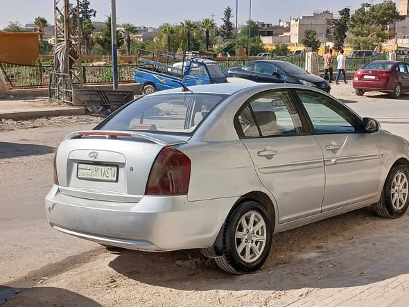 هيونداي فيرنا 2007 - صورة 3