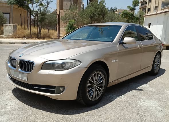 بي إم دبليو 528i 2013 - صورة 1