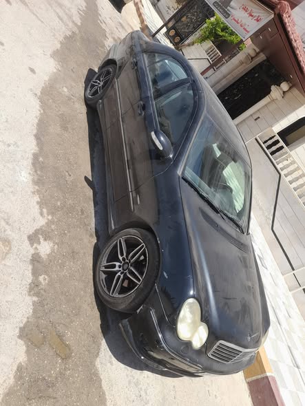 مرسيدس C200 2007 - صورة 2