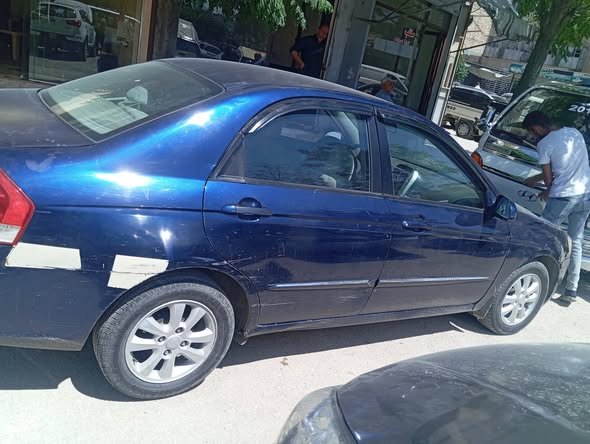 كيا سيراتو 2007 - صورة 3