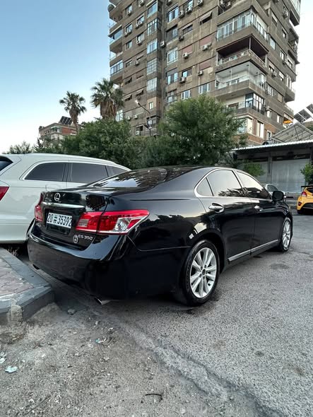لكزس اي اس 350 2011 - صورة 4