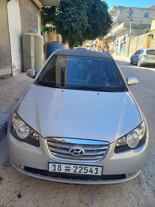 هيونداي أفانتي 2010 - صورة 1