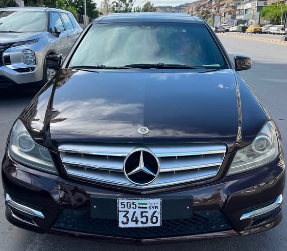 مرسيدس C 300 2012 - صورة 1