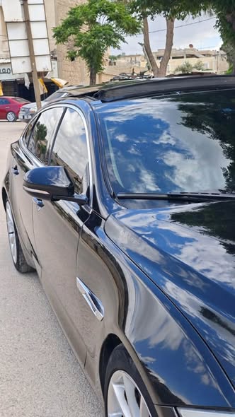 جاكوار XJ 2012 - صورة 1