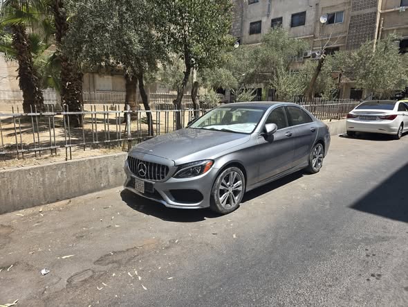 مرسيدس C300 2015 - صورة 1