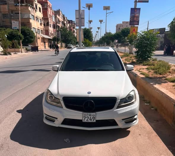 مرسيدس C300 2012 - صورة 2