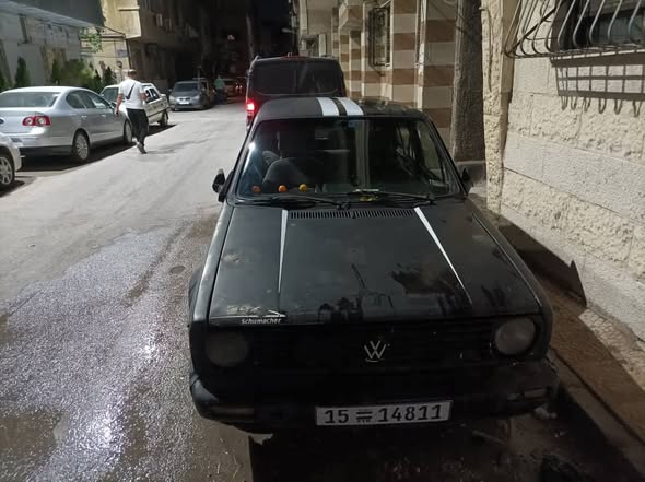فولكس فاجن غولف 1977 - صورة 1