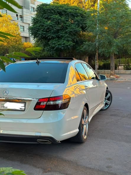 مرسيدس E350 2011 - صورة 1