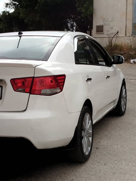 كيا سيراتو 2011 - صورة 4