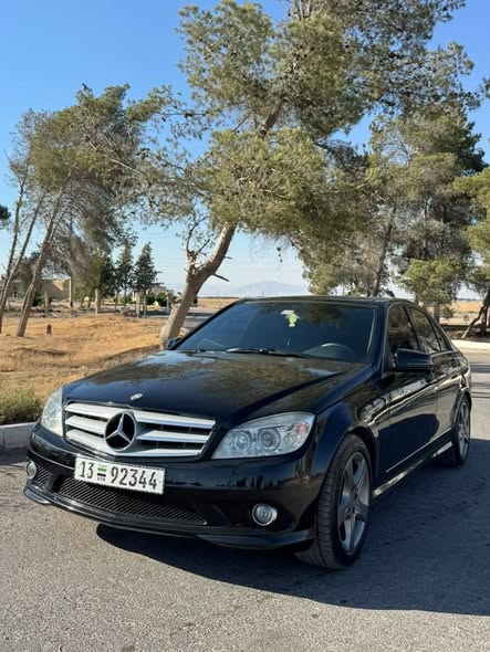 مرسيدس C300 2011 - صورة 1