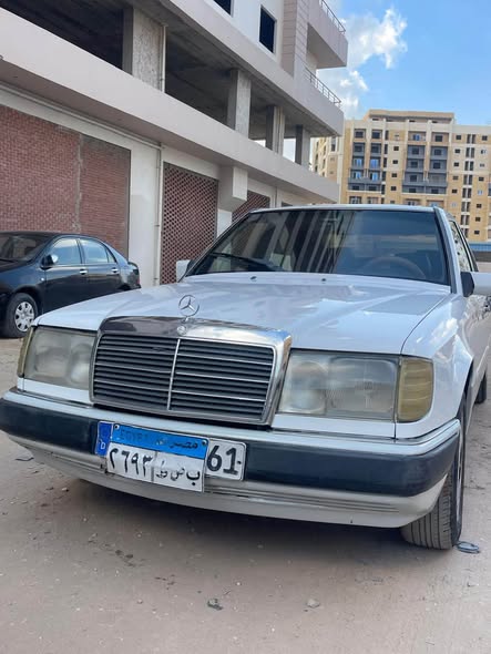 مرسيدس E200 1988 - صورة 1