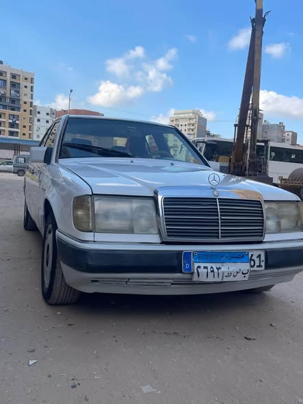 مرسيدس E200 1988 - صورة 4