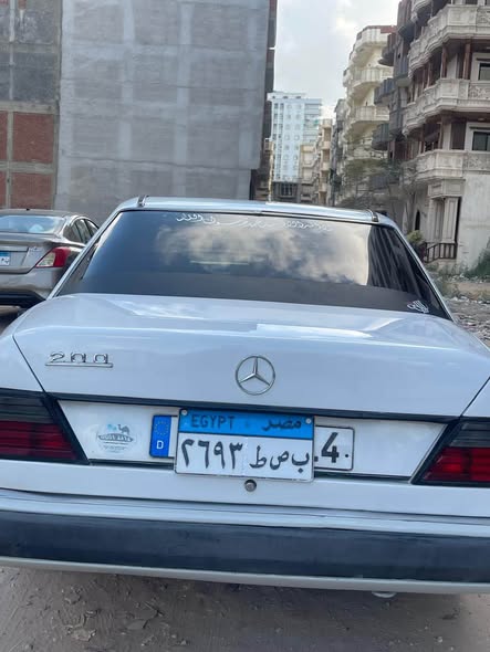 مرسيدس E200 1988 - صورة 5