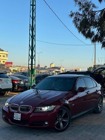 بي إم دبليو 320i 2011 - صورة 2