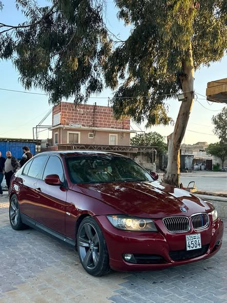 بي إم دبليو 320i 2011 - صورة 5
