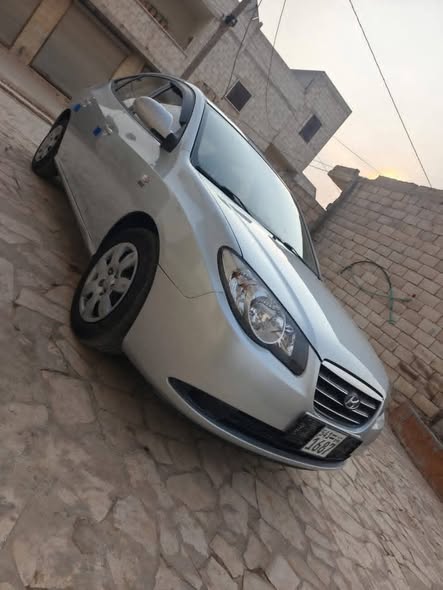 هيونداي افانتي 2010 - صورة 4