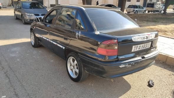 اوبل أسترا 1995 - صورة 2