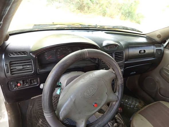 كيا ريو 2001 - صورة 4