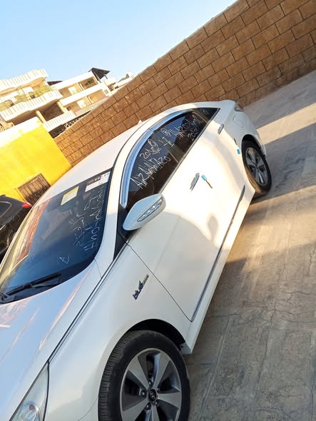 هيونداي سوناتا 2012 - صورة 2