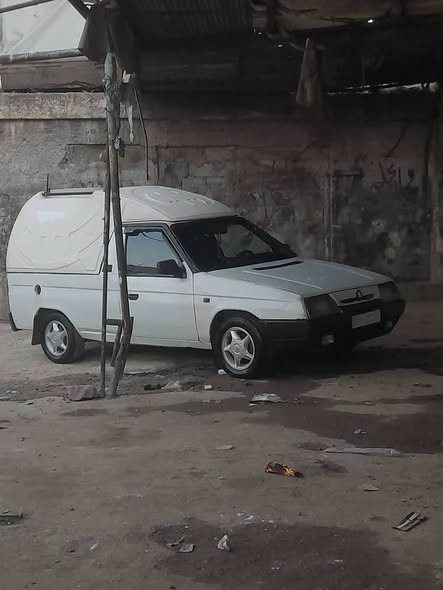 سكودا Pickup 1995 - صورة 1