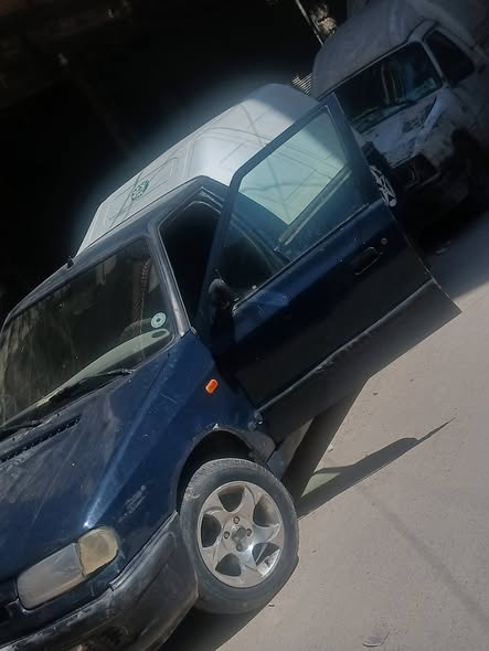 سكودا بيك اب 1998 - صورة 2
