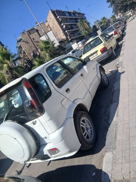 زوتاي نوماد 2008 - صورة 3