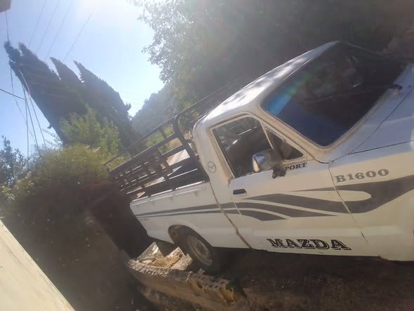 مازدا B1600 1977 - صورة 3