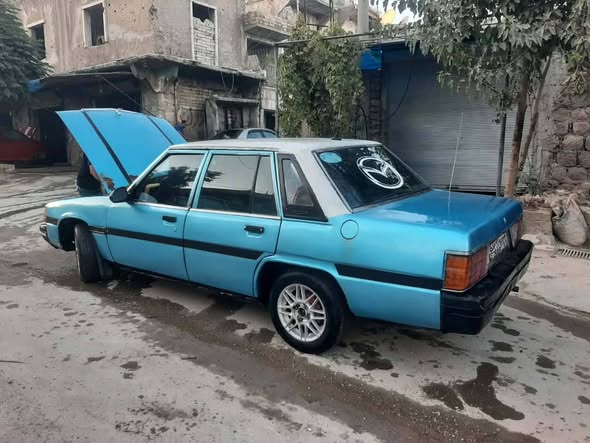 ماذدا 929 1983 - صورة 4