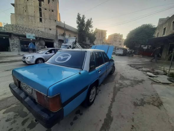 ماذدا 929 1983 - صورة 5