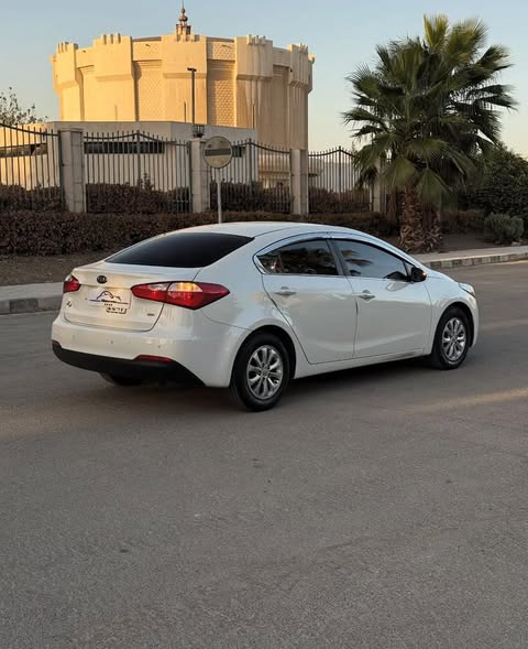 كيا سيراتو 2015 - صورة 2