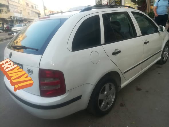 سكودا فابيا 2003 - صورة 2