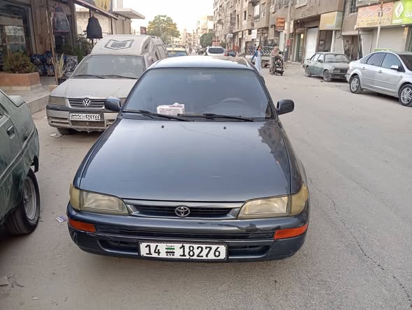 تويوتا كورولا 1993 - صورة 1