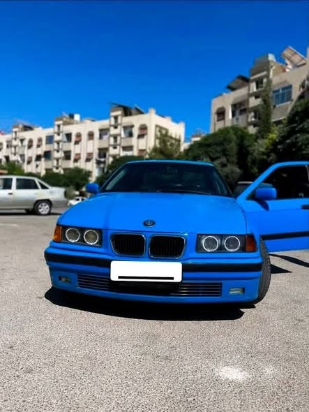 بي ام دبليو 3 Series 1992 - صورة 1