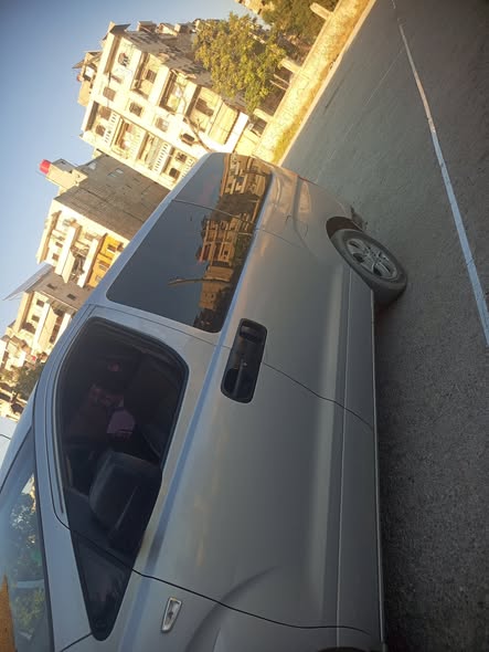 هيونداي اتش 1 2010 - صورة 1