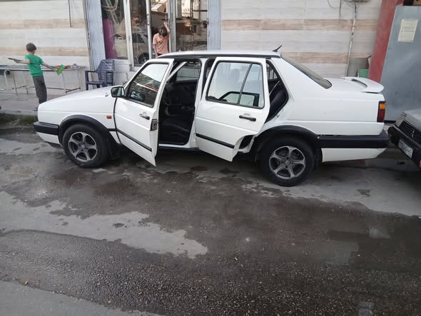 فولكس فاجن جيتا 1992 - صورة 3