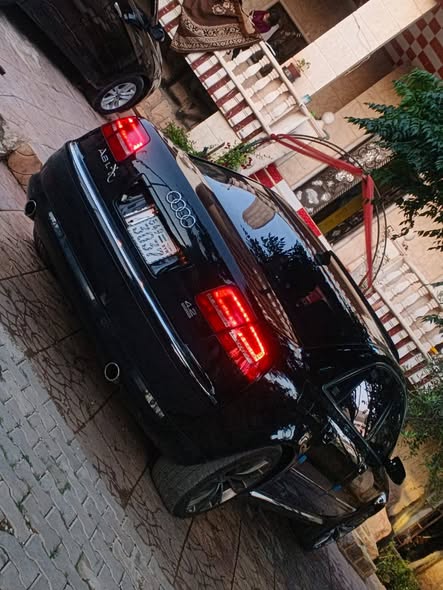 أودي A8 2006 - صورة 1