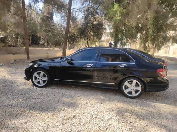 مرسيدس C 300 2010 - صورة 1